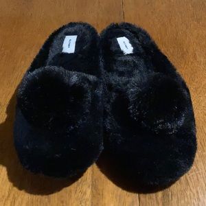 Old Navy Black Pom Pom Slippers